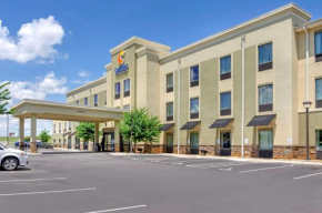 Гостиница Comfort Inn & Suites Lynchburg Airport - University Area  Линчберг